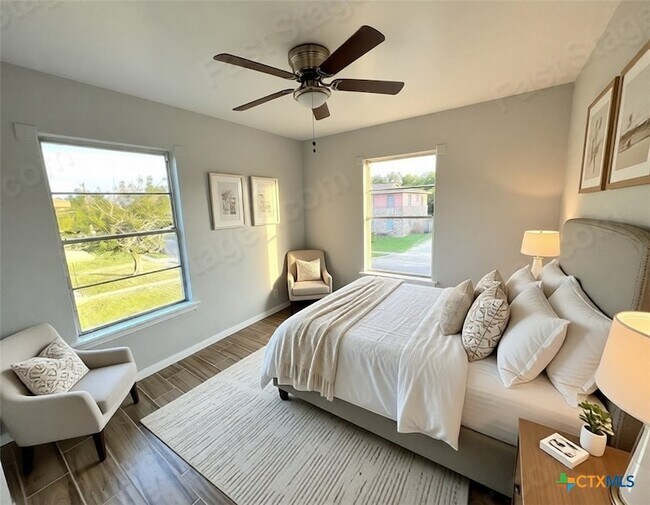 Building Photo - 805 Sissom Rd