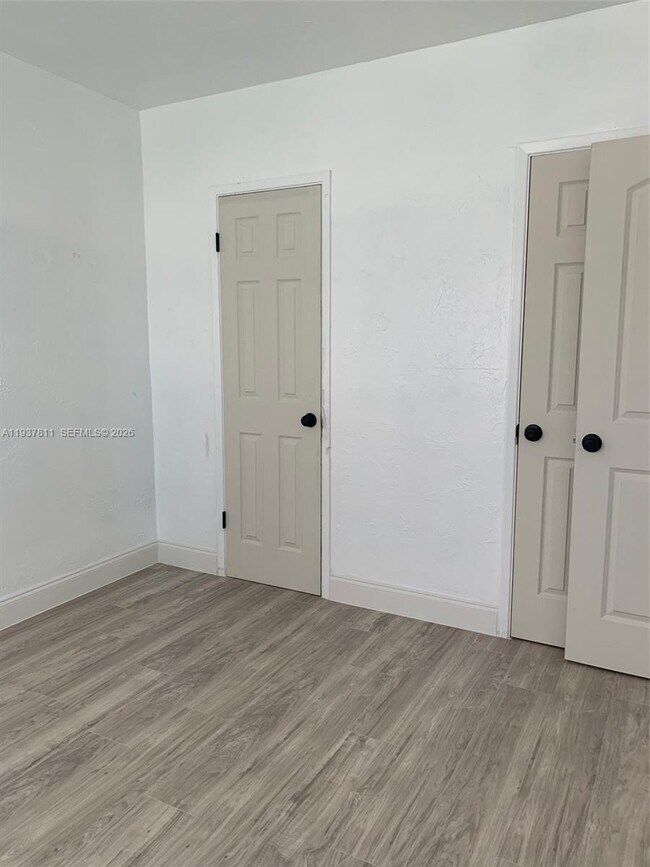 Building Photo - 16675 NE 20th Ave