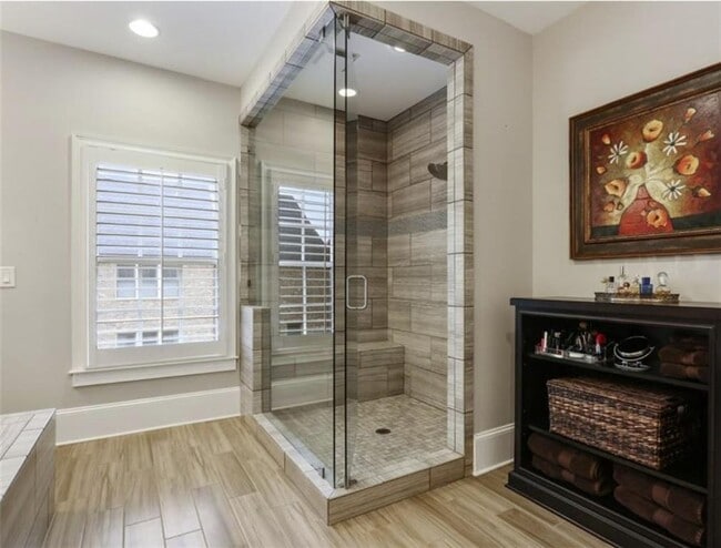 Building Photo - 5010 Merton Ln