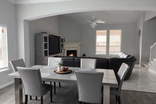 Building Photo - 2013 San Marino Ln