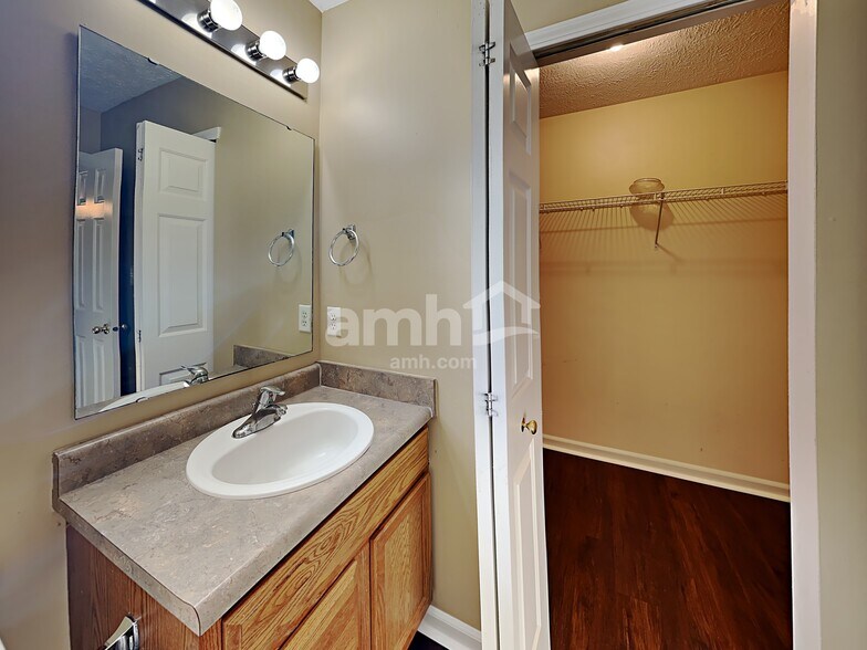 Building Photo - 6428 Oyster Key Ln