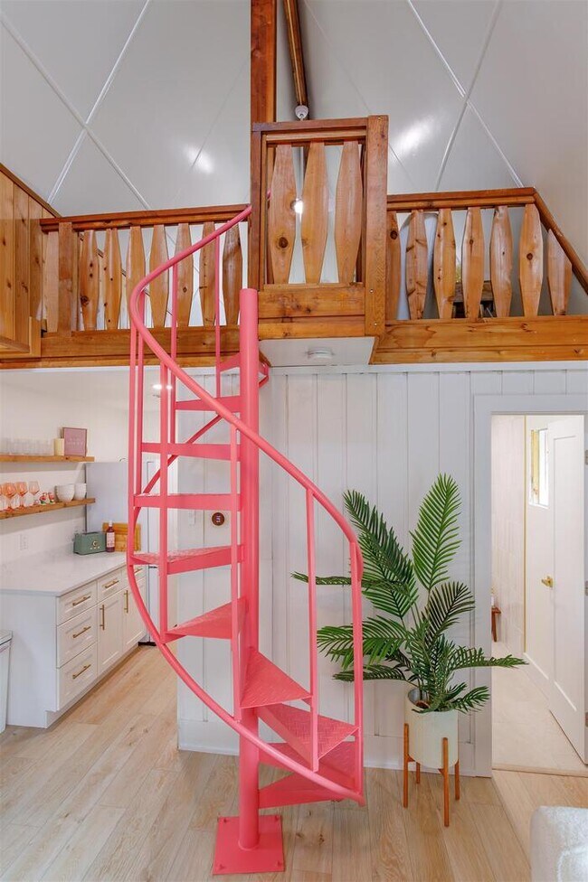 Building Photo - HH123