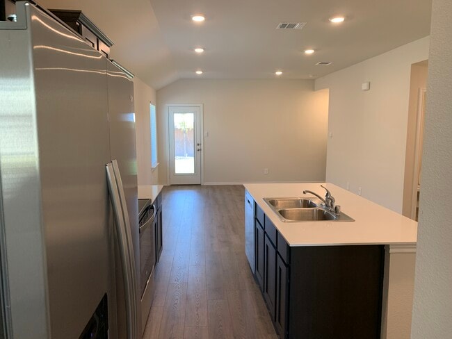 Building Photo - 3415 Rendezvous Wy