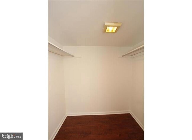Building Photo - 443 Fairmount Ave