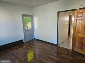 Building Photo - 106 N 11th St