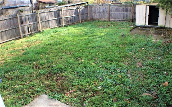 Building Photo - Updated Single Family Home in Montgomery C...