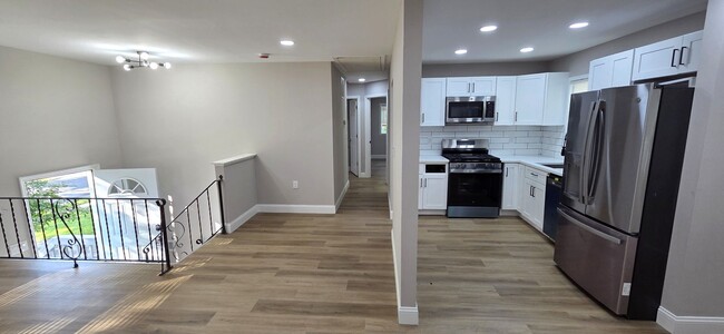 Building Photo - A Spacious 4 bedroom house for Rent !!!