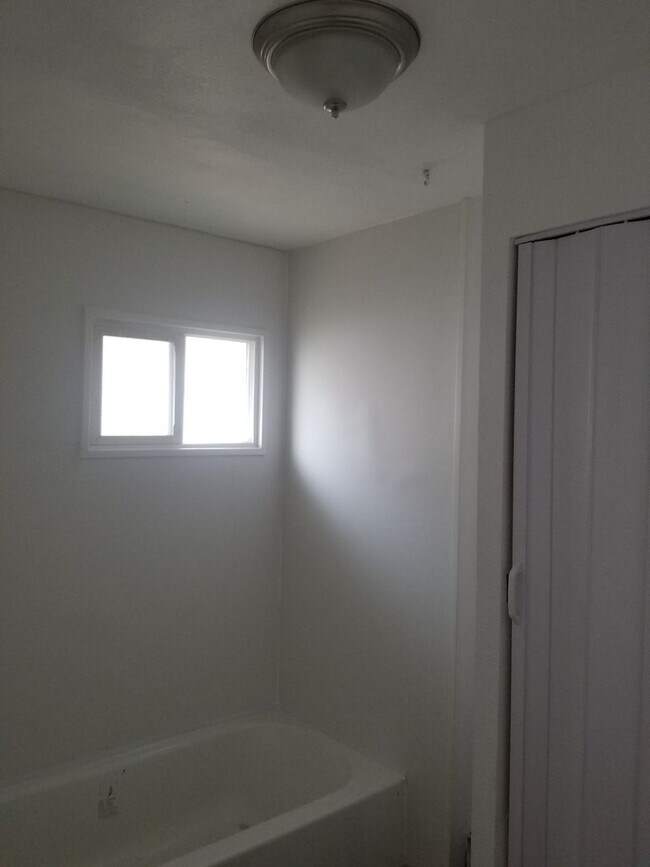 Building Photo - Beautiful One Bedroom Home in Lakewood!