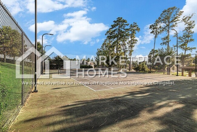 Building Photo - 6107 White Spruce Dr