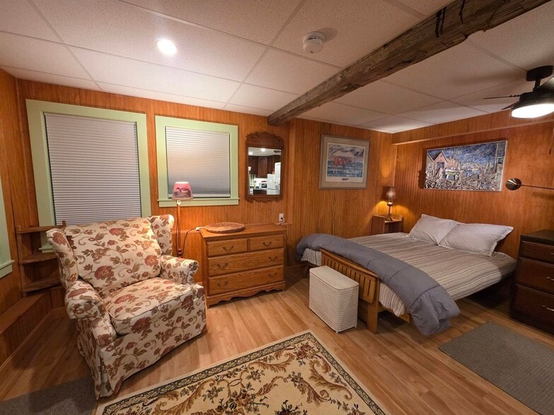 Building Photo - 529 Valley