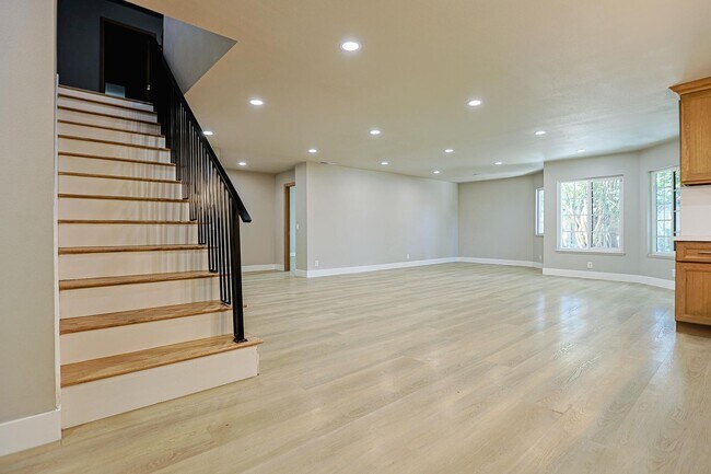 Building Photo - 9909 Merced River Ave
