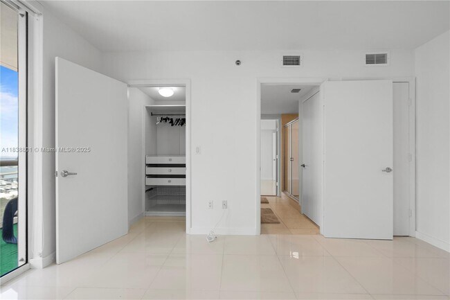 Building Photo - 50 Biscayne Blvd