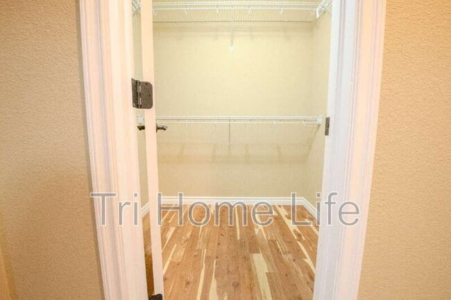 Building Photo - 11033 Grayledge Cir