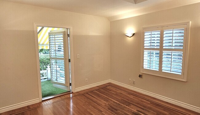 Building Photo - Stunning 3 Bedrooms, 2 Baths Valley Village home with detached, private Recording Studio