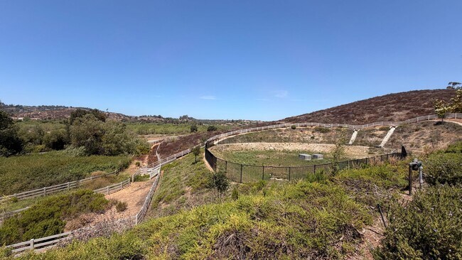 Building Photo - Modern Townhouse in Fairview Community of Bonsall