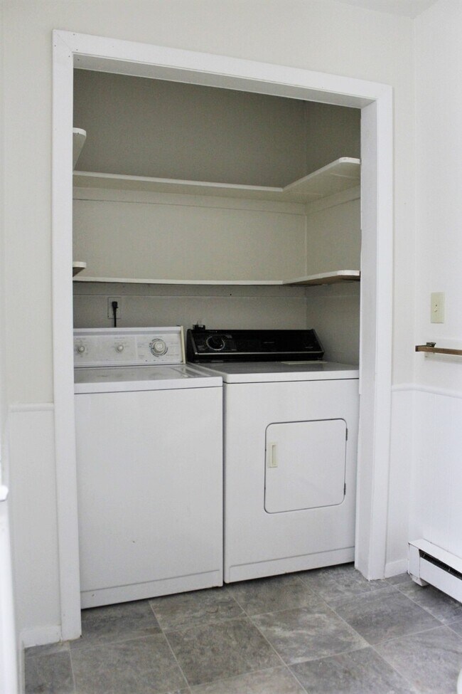 Building Photo - 10 Belchertown Rd