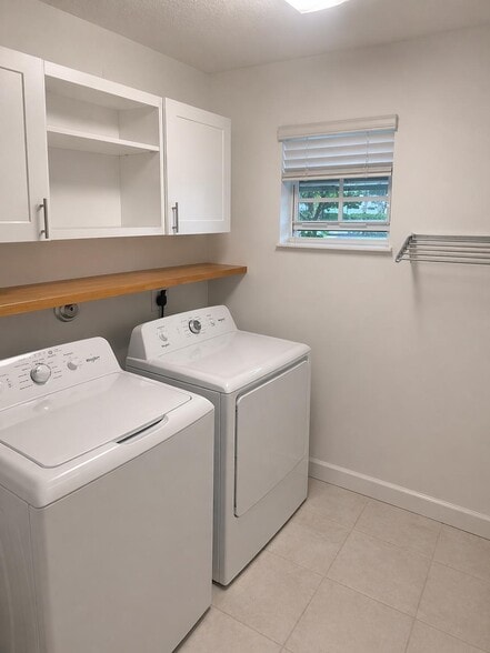 Building Photo - 6835 Broadwater Ln