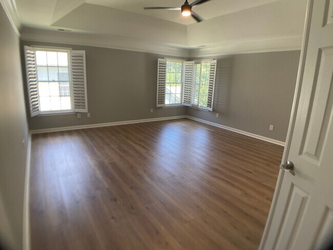 Building Photo - Absolutely Stunning Rare Rental in Hope Va...