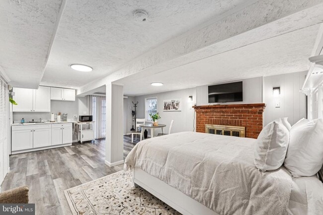 Building Photo - 3409 Southern Ave SE