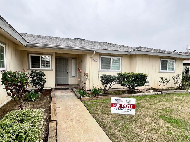Building Photo - $2,495 Fresno St. & Bullard, 4 Bedroom House - E. Escalon Ave, Fresno