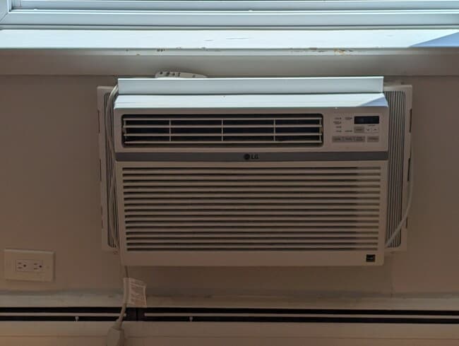 Building Photo - 9216 Seymour Ave