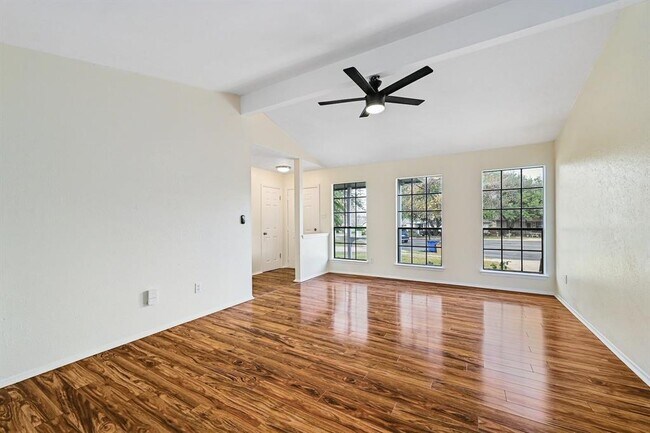 Building Photo - 703 Hyde Park Ct