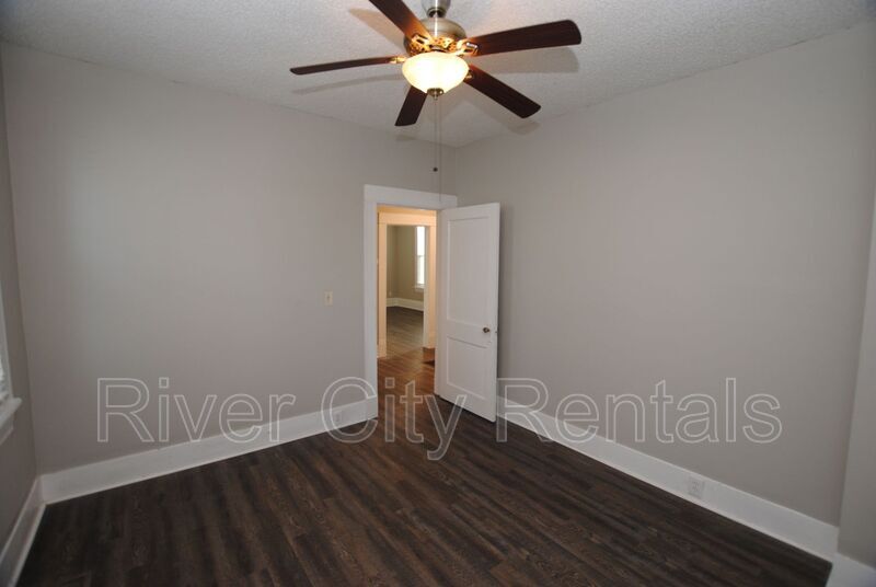 Building Photo - 1525 Osceola St