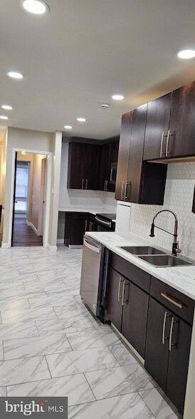 Building Photo - 1531 W Fairmount Ave