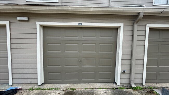 Building Photo - 6701 Sands Point Dr