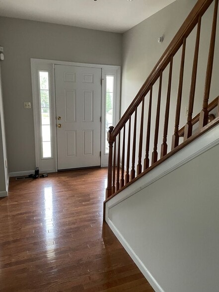 Building Photo - 248 Greenshire Ln