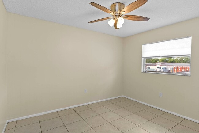 Building Photo - Newly remodeled 2 bedroom, 1 bath in Kissimmee