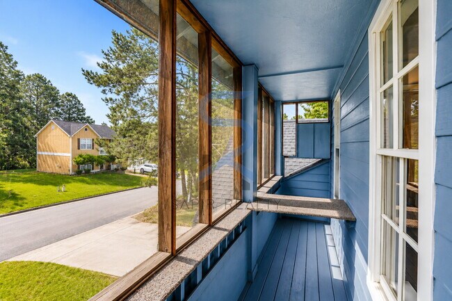 Building Photo - Spacious & Inviting – 3BR Home in a Serene Decatur Neighborhood