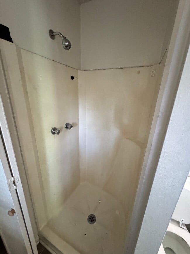 Building Photo - (Currently working on the property) 3/2 in...