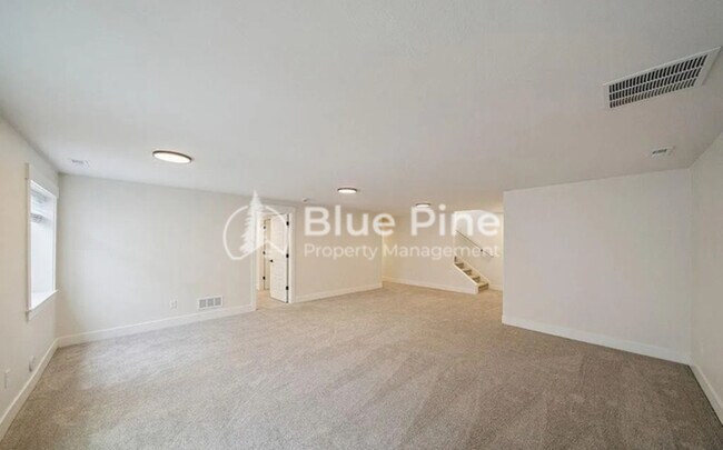 Building Photo - 184 Galena Smt