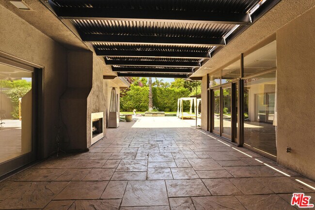Building Photo - 5139 Collett Ave