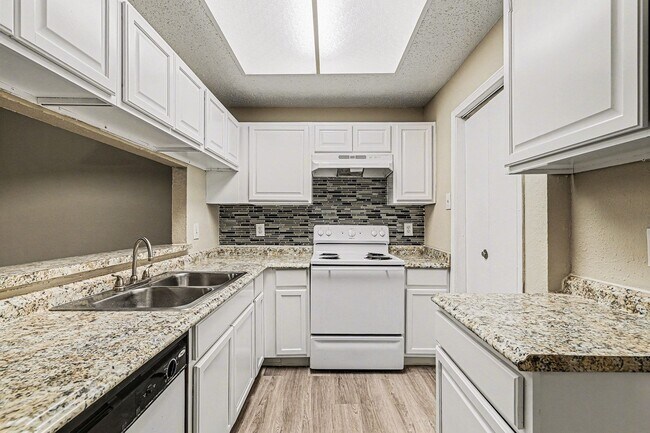 Building Photo - 3607 W Northgate Dr