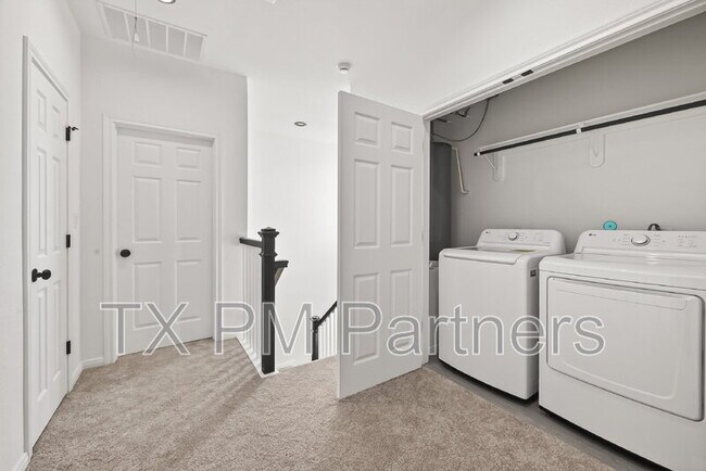 Building Photo - 10949 Cannes Memorial Dr