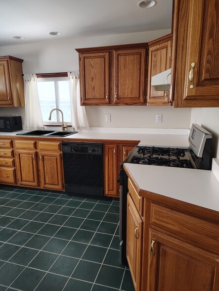 Kitchen - 45 Myers Ave