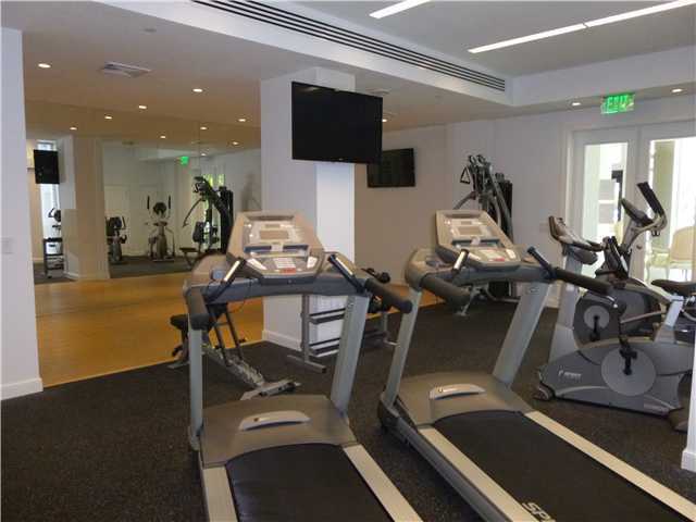 Building Photo - 5540 N Ocean Dr