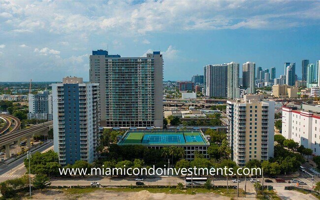Building Photo - 850 N Miami Ave