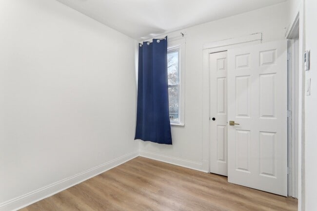 Building Photo - 8807 S Lowe Ave