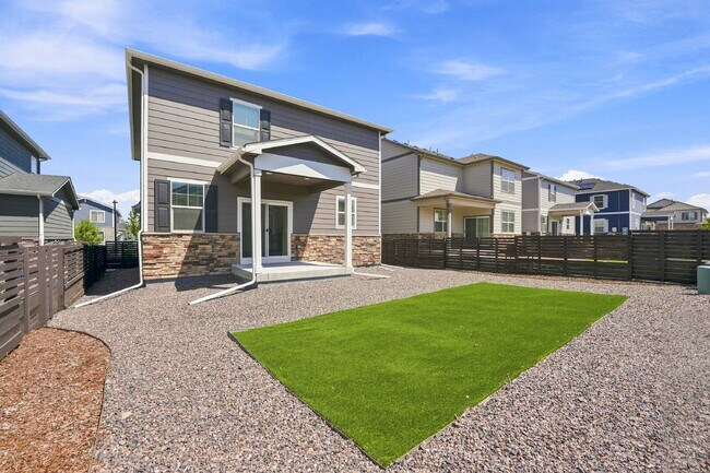 Building Photo - $2,845.95 with $300 Off the first month's rent, 4 Beds - 2.5 Baths, Single Family Home in Aurora ...