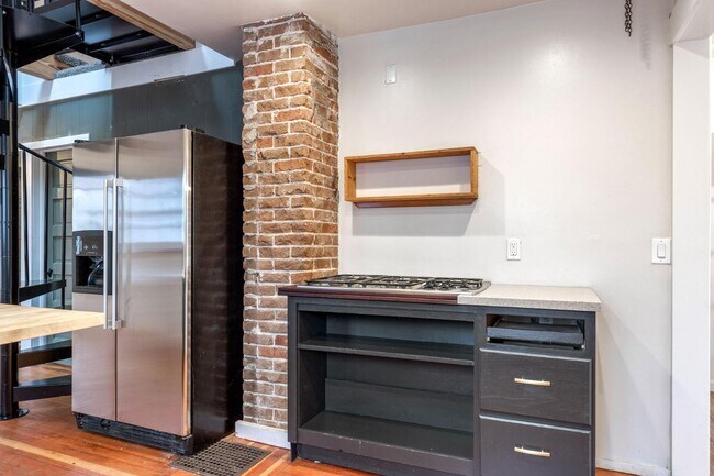 Building Photo - 1707 S Hervey St