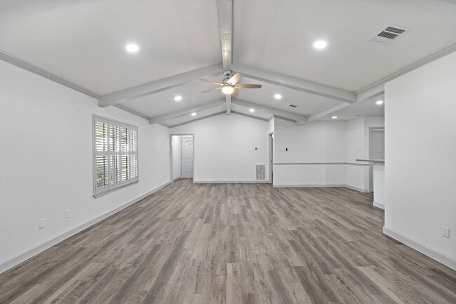 Building Photo - 1714 Huge Oaks St