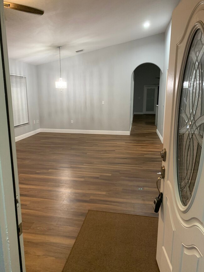 Building Photo - 2505 W Aileen St