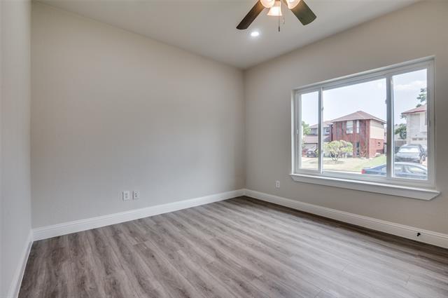 Building Photo - 829 Foxridge Dr