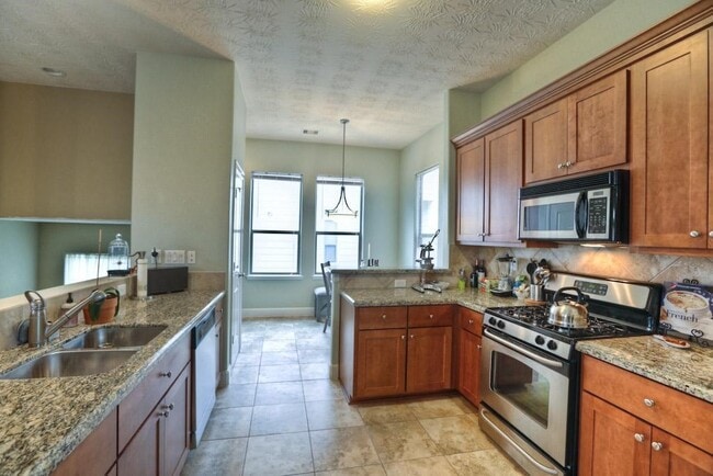 Building Photo - 1315 Birdsall St