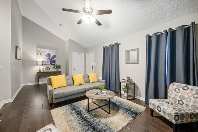 Building Photo - 10 Jill Ln