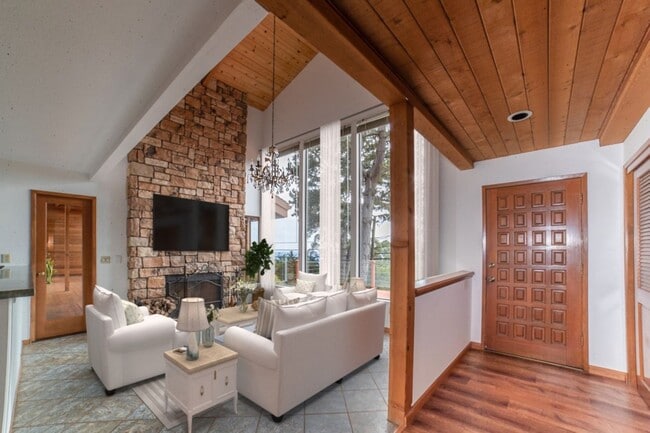 Building Photo - Unique Carmel Highlands 2 Bed, 2 Bath + Sunroom & Office