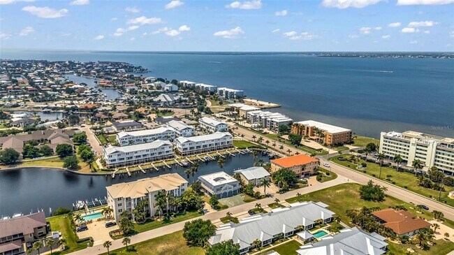 Building Photo - 276 Lewis Cir